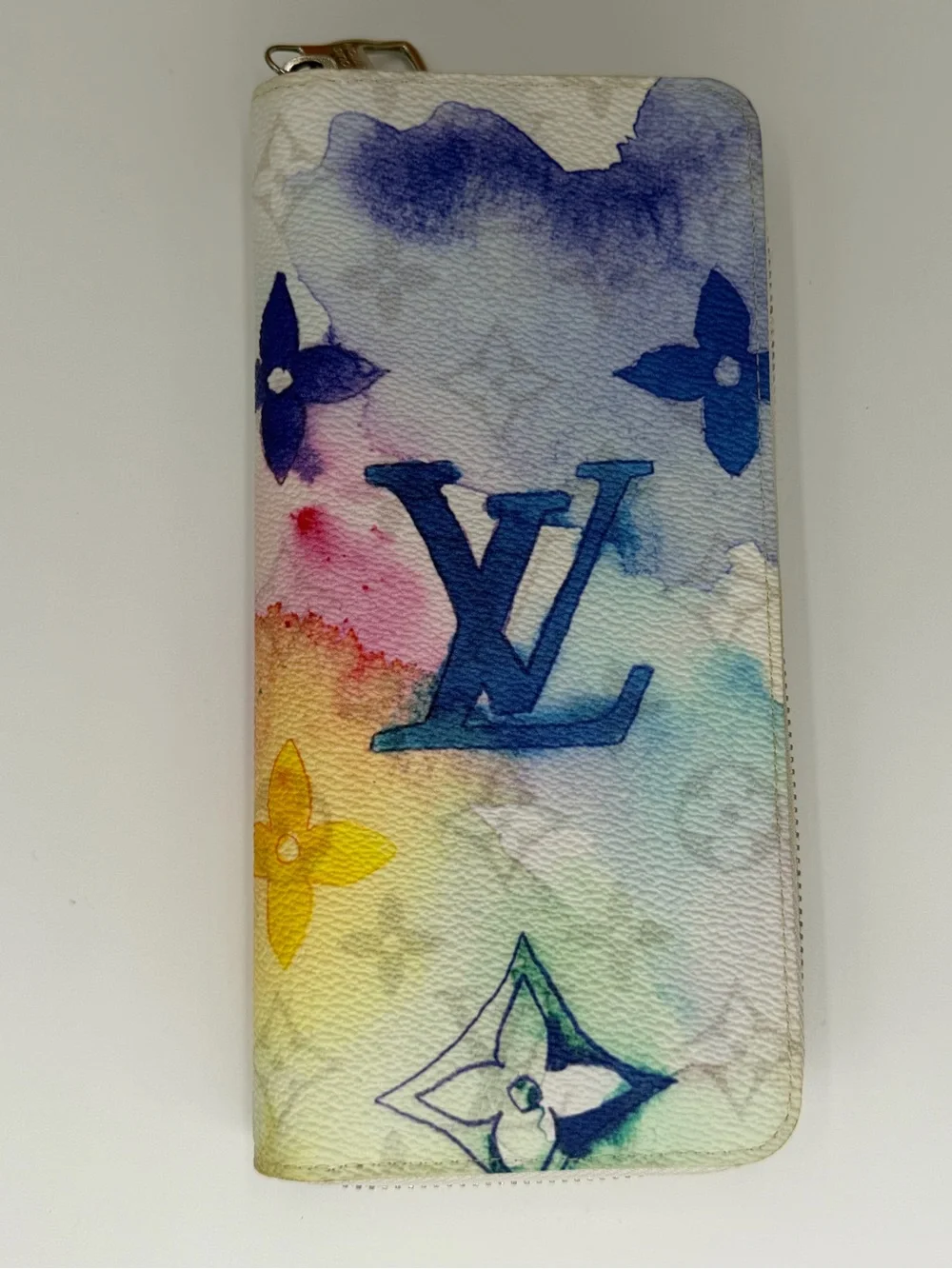 Louis Vuitton Zippy Watercolor Monogram Vertical Wallet Great Condition🩷💙💜💛 - Picture 3 of 12